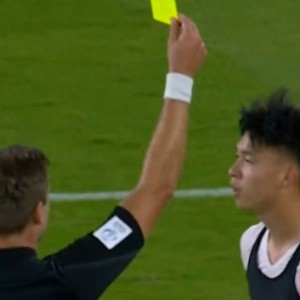 新球体育比分网-王钰栋压哨破门！轰U23亚洲杯首球，脱衣庆祝染黄，对手集体绝望|国足|处子球|越南|中国男足|拜合拉木_新浪体育_新浪新闻